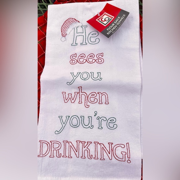 🎄🥂SOLD~Christmas Kitchen Towel & Reindeer Wash Cloth.  Cheers to another Year‼️ - Picture 4 of 6